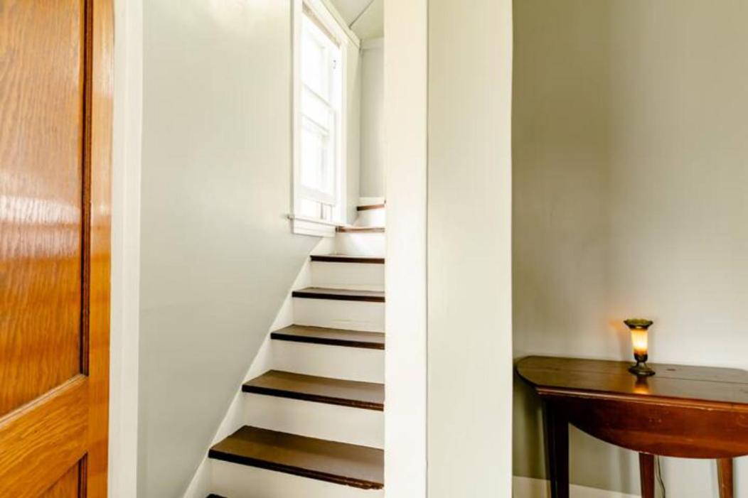 The Avondale Attic Apartment Чикаго Екстериор снимка